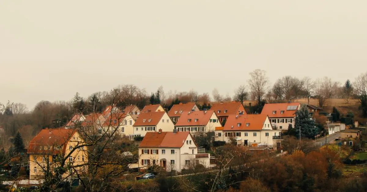 Zweifamilienhaus oder Doppelhaushälfte vermieten — was Vermieter wissen müssen — Buchhaltung & Steuern | WohnMeta